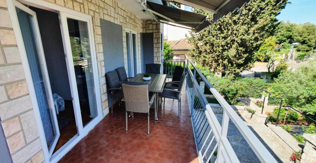 Molo View Apartment Ровин Екстериор снимка