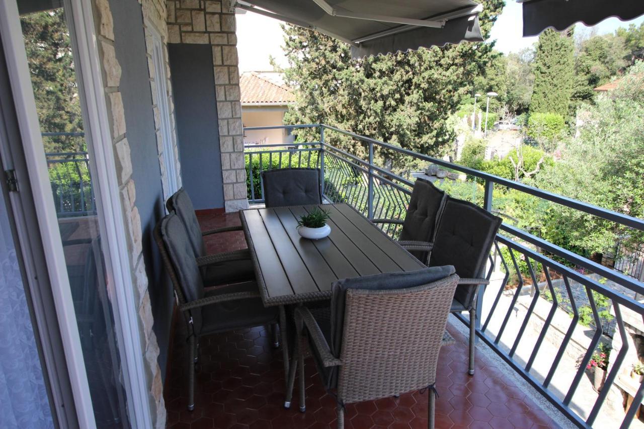 Molo View Apartment Ровин Екстериор снимка