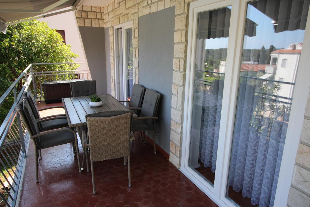 Molo View Apartment Ровин Екстериор снимка