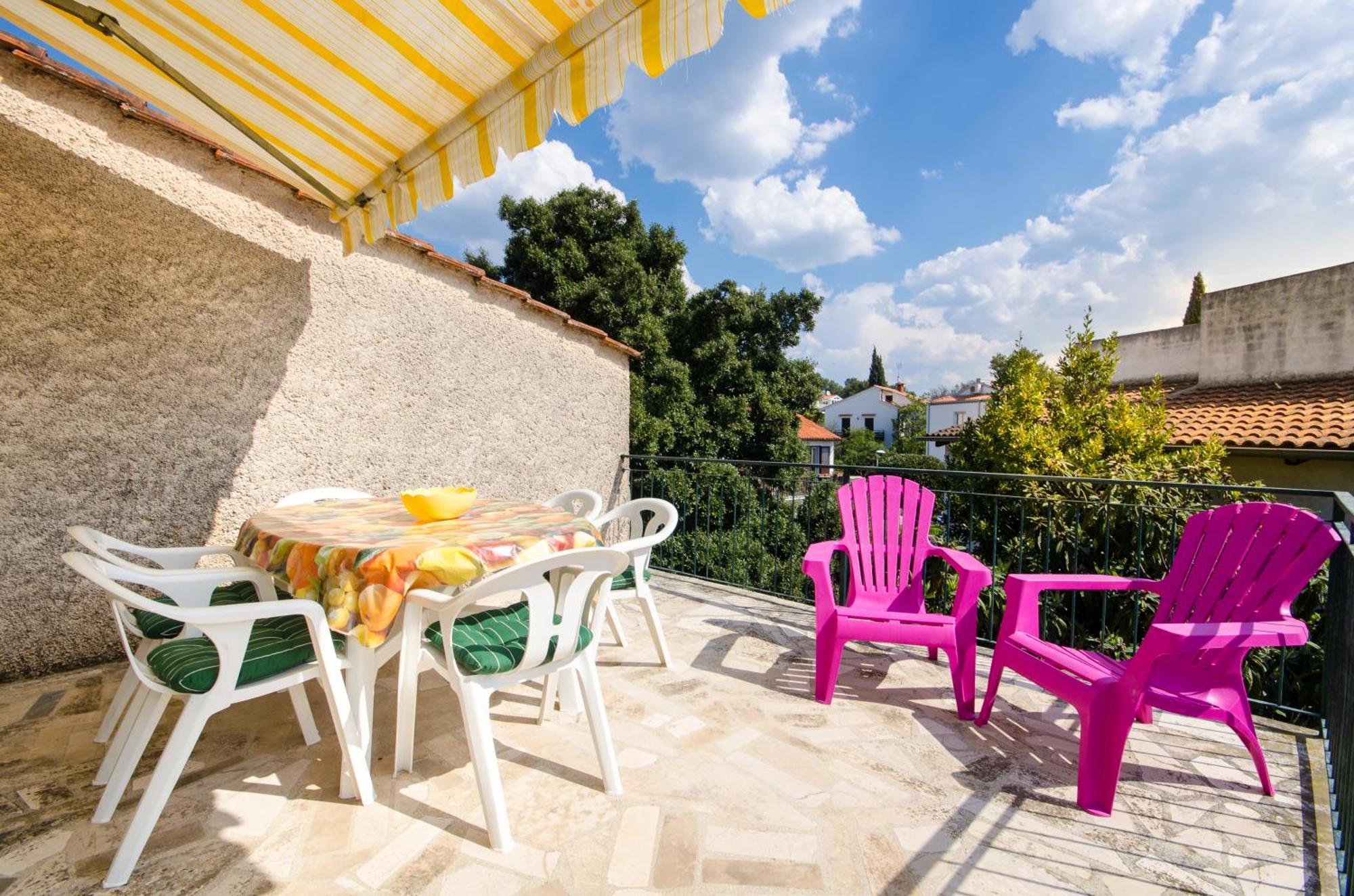 Molo View Apartment Ровин Екстериор снимка