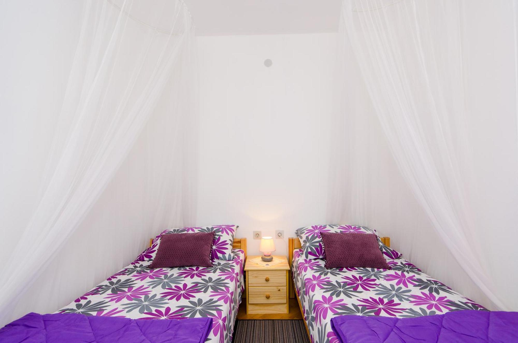 Molo View Apartment Ровин Екстериор снимка