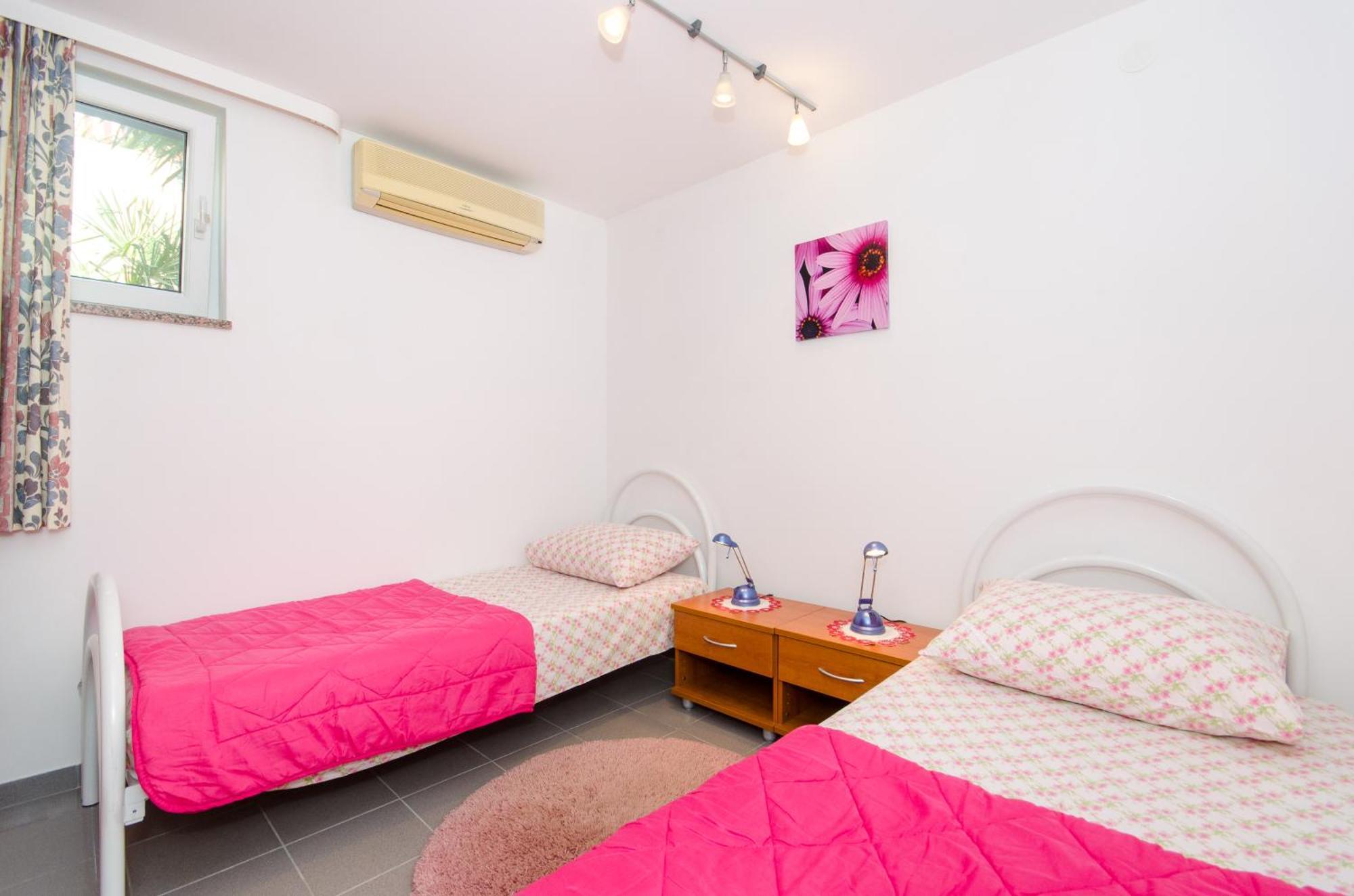 Molo View Apartment Ровин Екстериор снимка