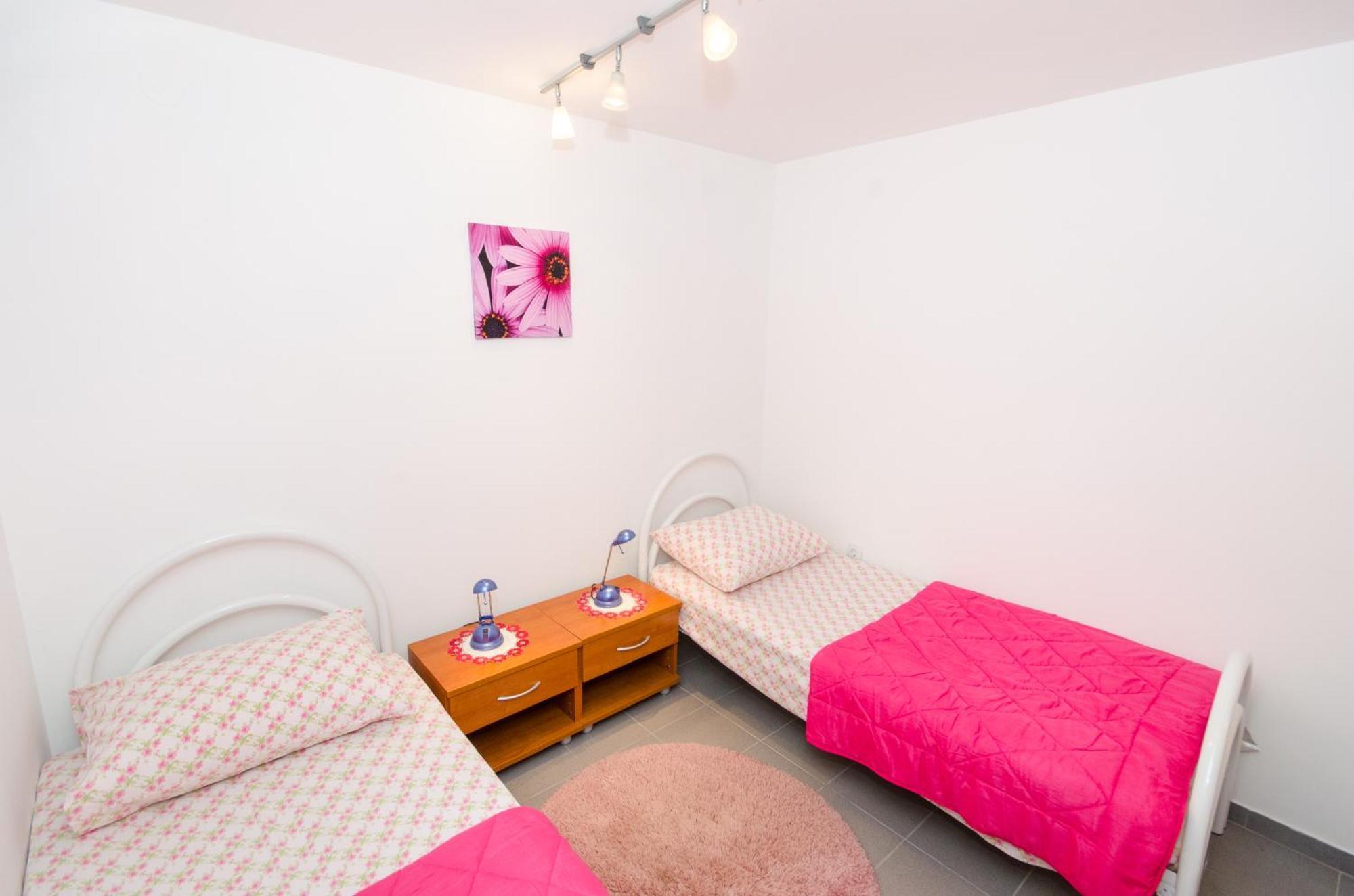 Molo View Apartment Ровин Екстериор снимка