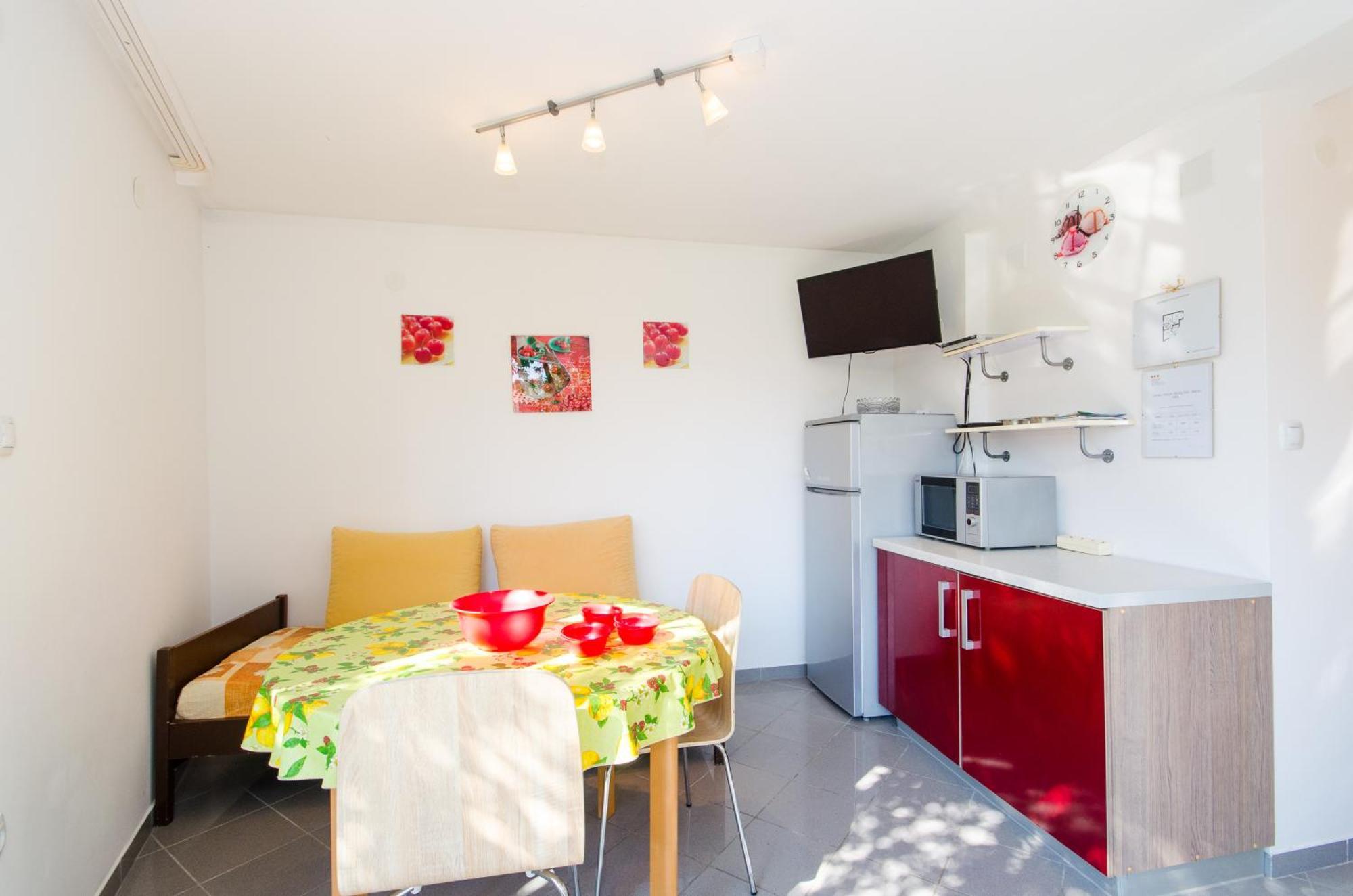 Molo View Apartment Ровин Екстериор снимка